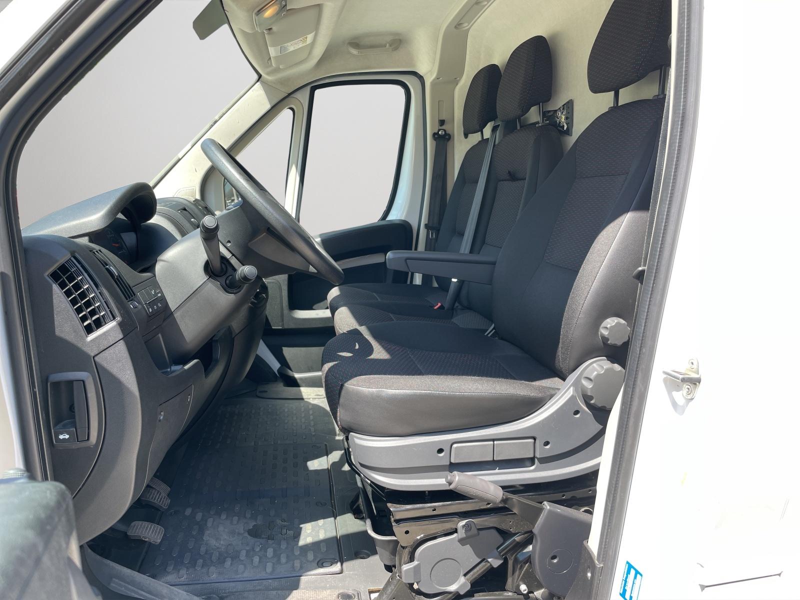 Bild 18 von PEUGEOT Boxer L3H2 2.2 BlueHDi 6GS DAB/KLIMA