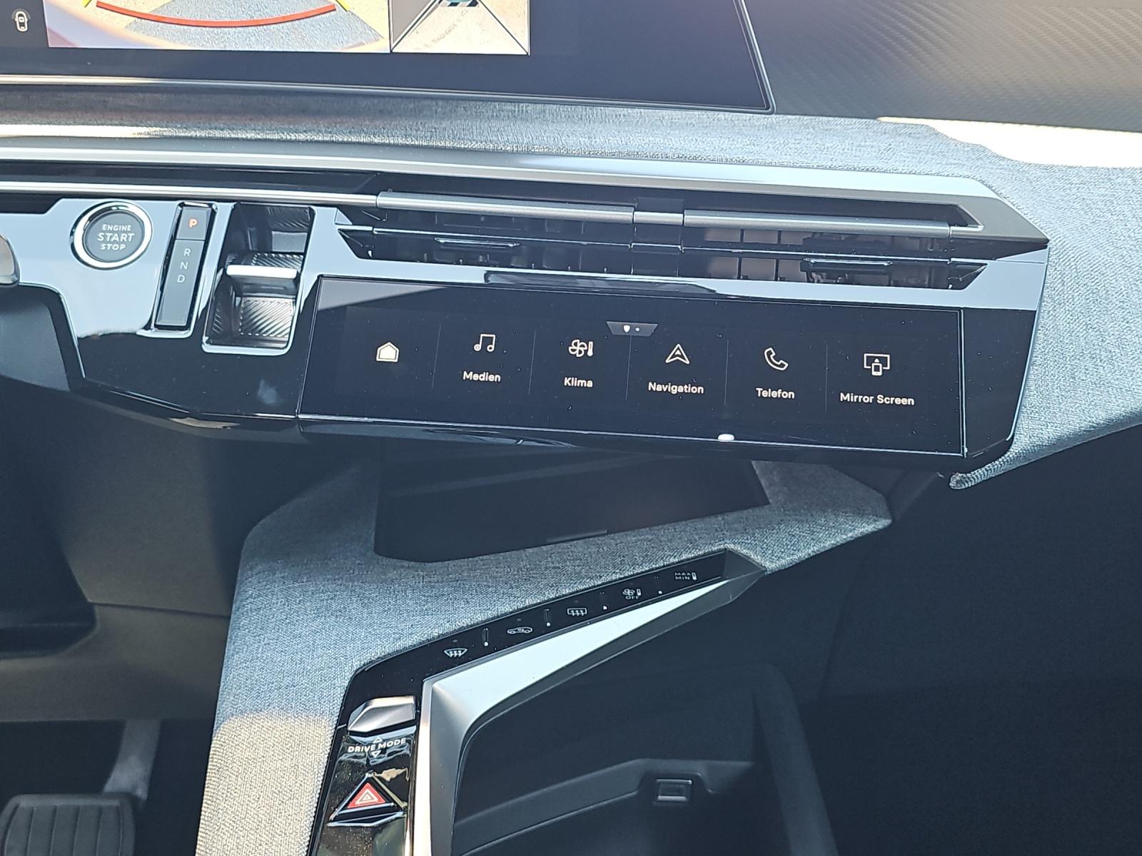 Bild 16 von PEUGEOT 3008 Elektromotor 210 Allure Business Allwetter/