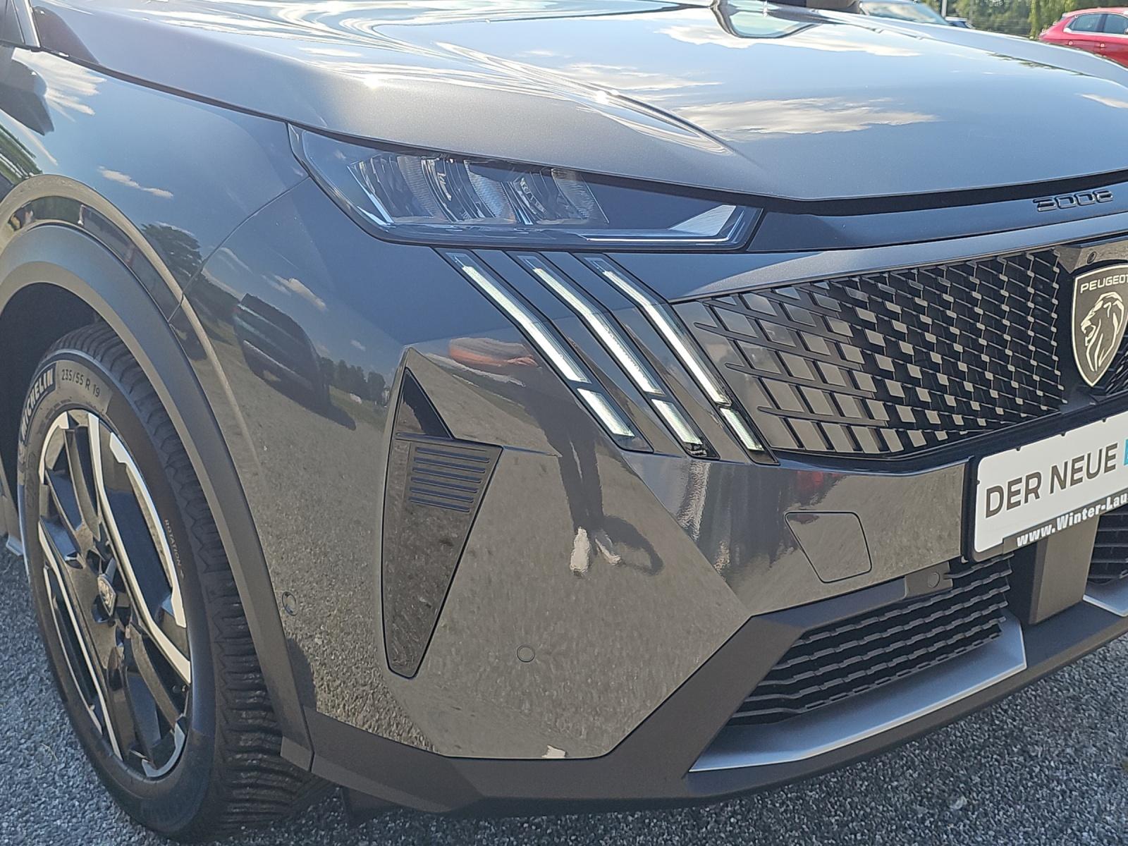 Bild 22 von PEUGEOT 3008 Elektromotor 210 Allure Business Allwetter/