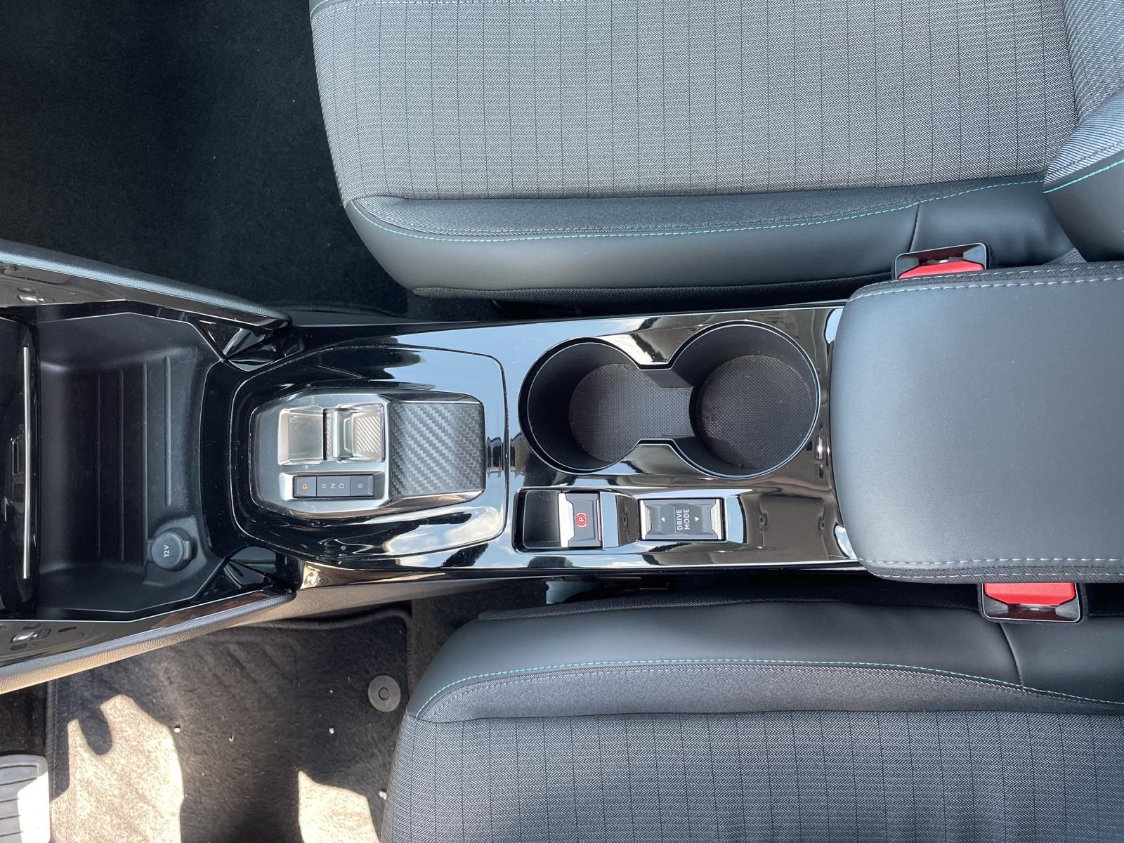 Bild 21 von PEUGEOT E-2008 Allure Elektromotor 136 SHZ/NAVI/LMF/DAB/
