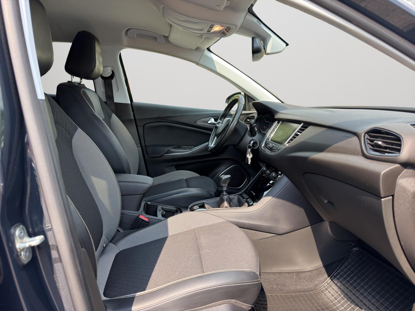 Bild 8 von OPEL Grandland X 1.2 Turbo Business Edition 360°Kamer