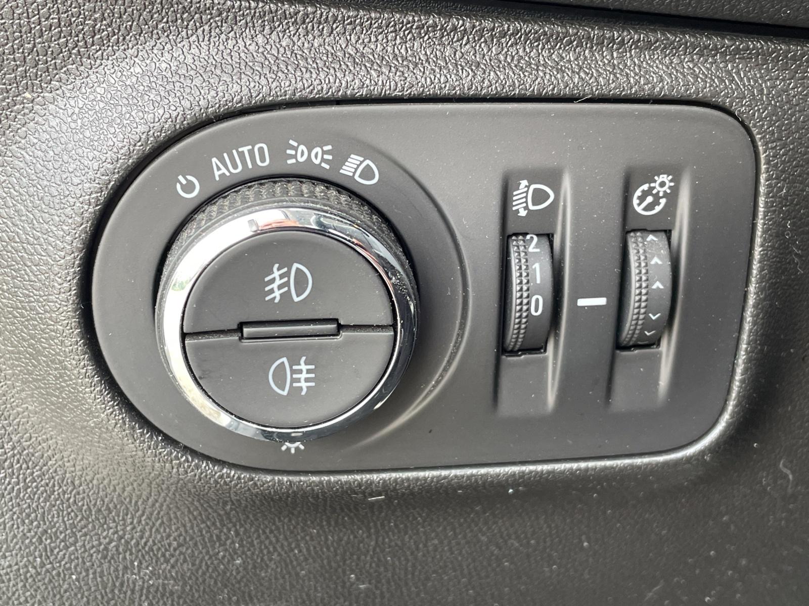 Bild 19 von OPEL Corsa E 1.4 120 Jahre S/S Kamera/Klima/SHZ/LRH/F