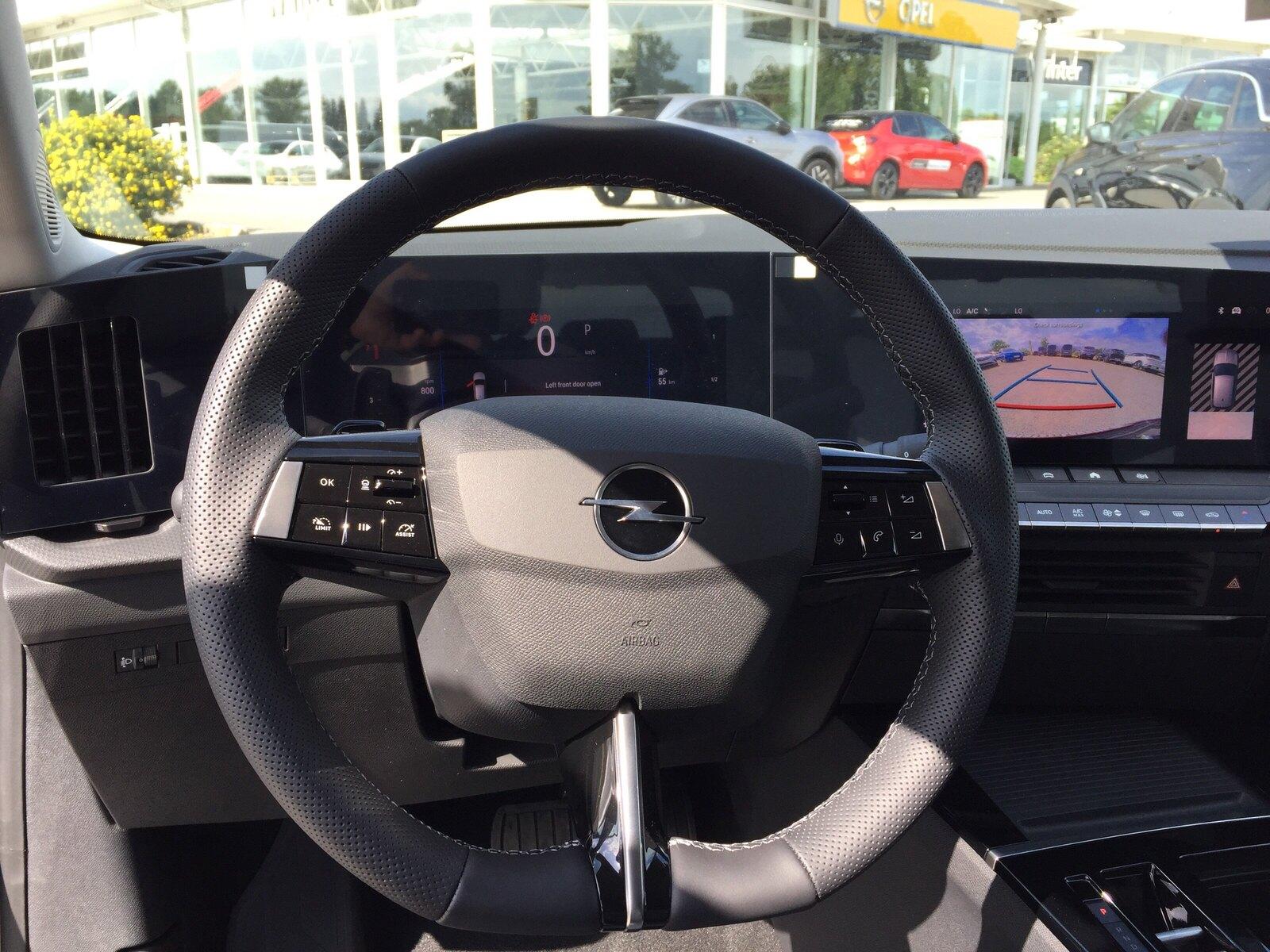 Bild 15 von OPEL Astra 1.2 AT Elegance LED/NAVI/KAMERA/DAB