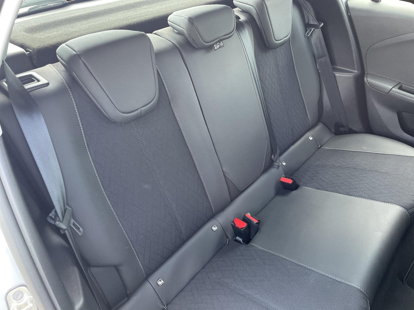 Bild 11 von OPEL Corsa-F 1.2 Elegance 180°Kamera/SHZ/LMF/Allwette