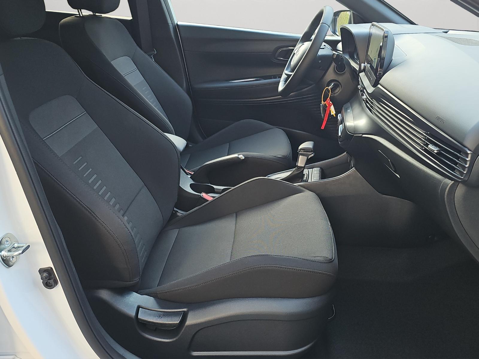 Bild 10 von HYUNDAI Bayon 1.0T-GDi 7-DCT Blackline/LED/DAB