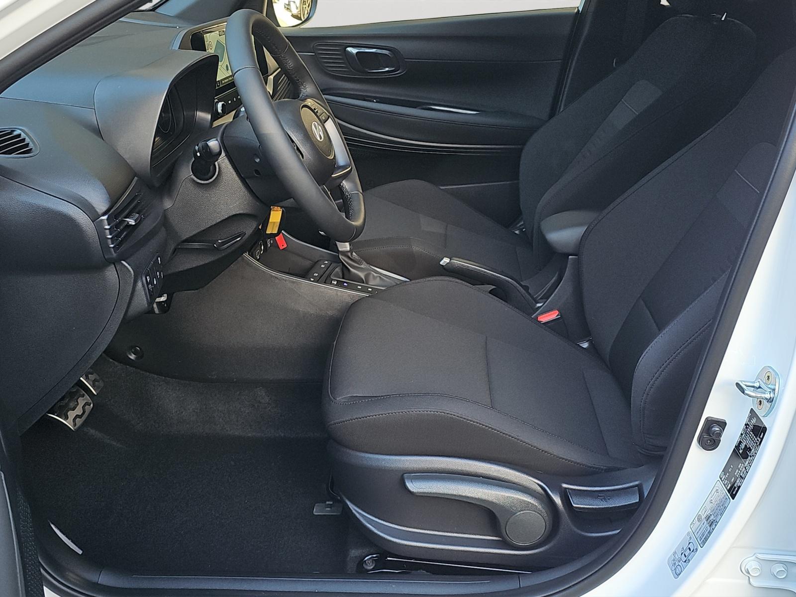 Bild 18 von HYUNDAI Bayon 1.0T-GDi 7-DCT Blackline/LED/DAB