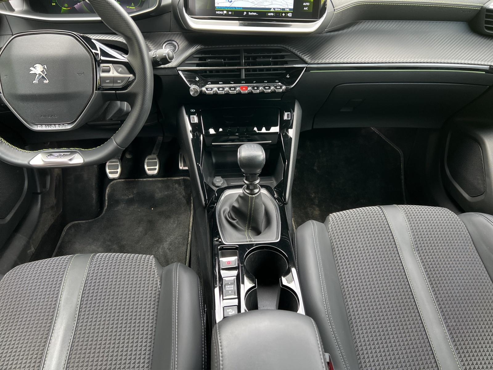 Bild 16 von PEUGEOT 2008 1.2 PureTech GT