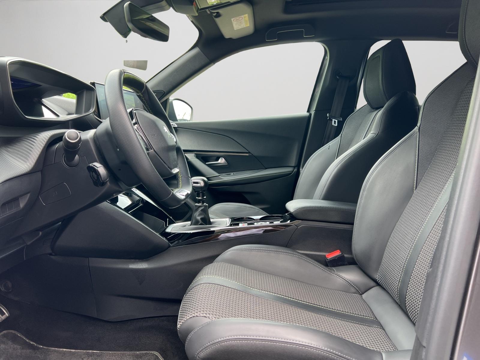 Bild 18 von PEUGEOT 2008 1.2 PureTech GT