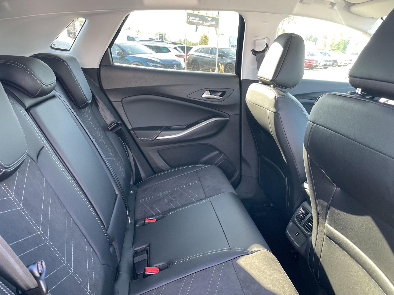 Bild 6 von OPEL Grandland Elegance PHEV SHZ/KAMERA/BEH. FRONTSCH