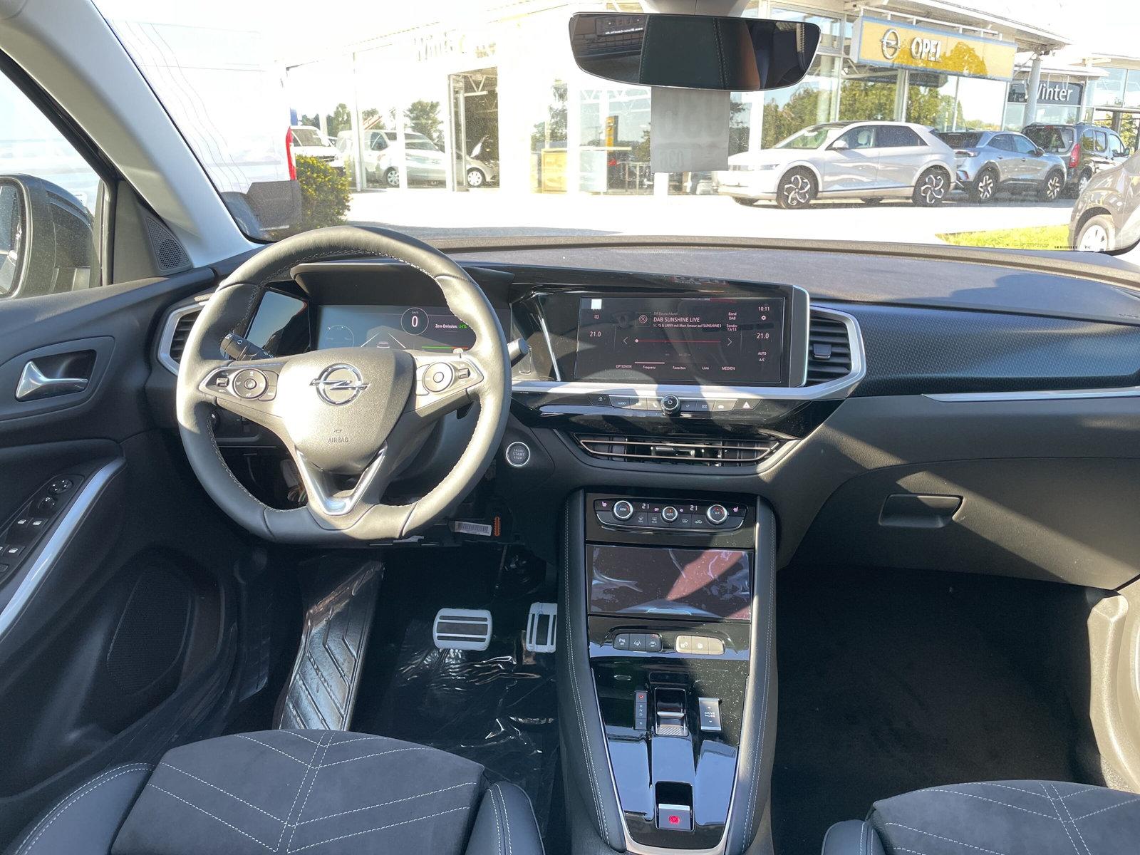 Bild 8 von OPEL Grandland Elegance PHEV SHZ/KAMERA/BEH. FRONTSCH