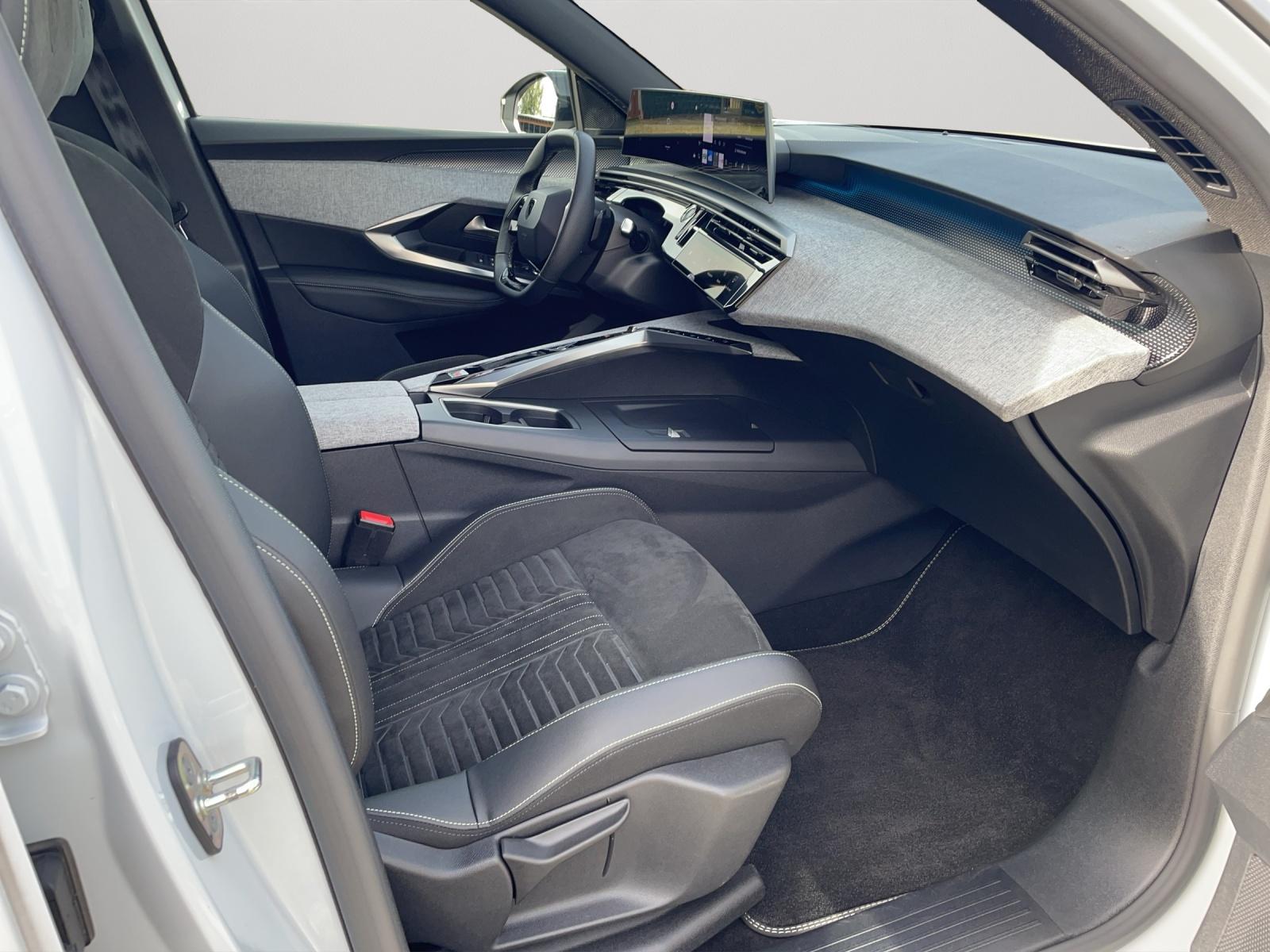 Bild 10 von PEUGEOT 5008 1.2 Hybrid 136 GT 1.2 Turbo 48V Hybrid 136